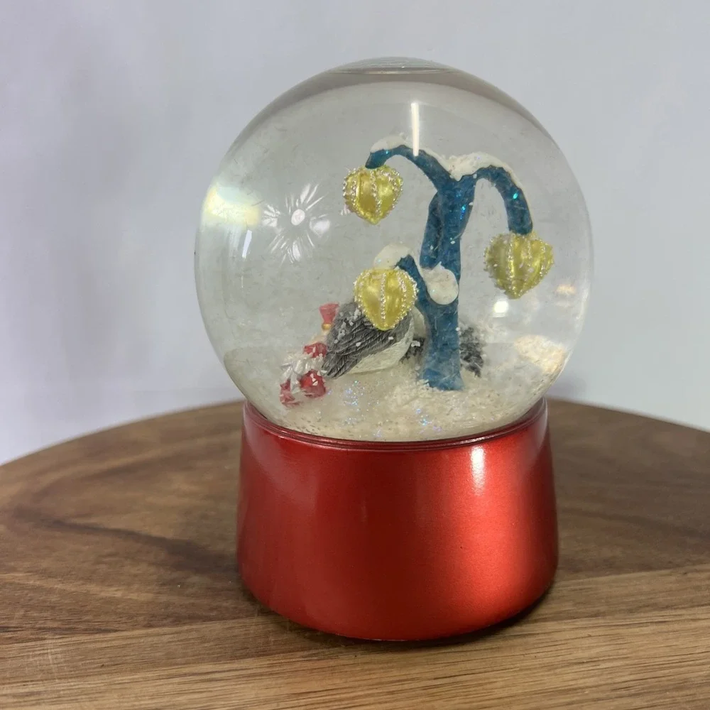 Nordstrom 2011 Holiday Snow Lighted Water Globe Christmas Presents & Birds Works